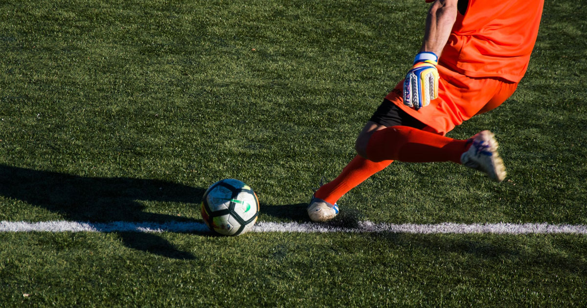 Whether from soccer, running, or everyday activities, prompt care from our clinic near Macquarie Centre can speed recovery and prevent recurrence of adductor strains.