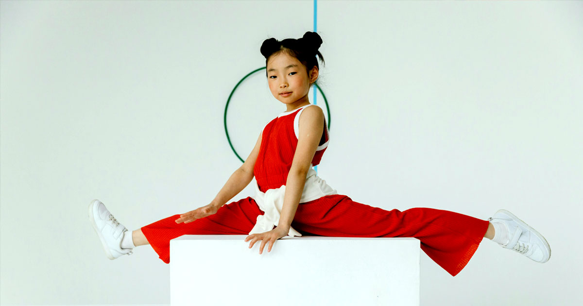 Snapping Hip Syndrome (SHS), also known as Coxa Saltans, is a condition where you experience or hear a snapping, clicking, or popping sensation in or around the hip during movement. It can occur while walking, standing up, swinging the leg, or rotating the hip.